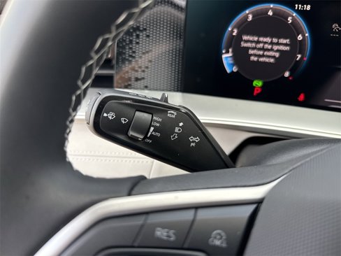 New 2025 Volkswagen Tiguan SE image 19