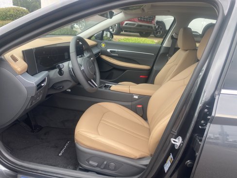 New 2025 Hyundai Sonata Limited image 11