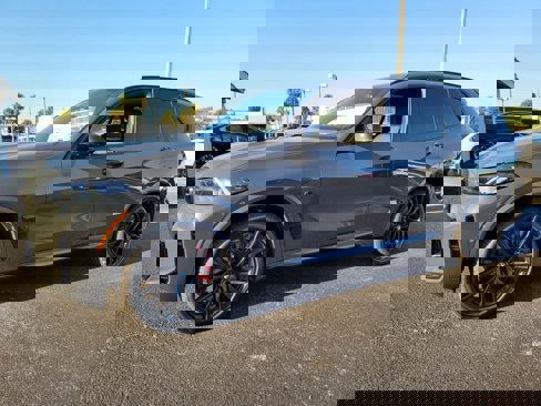 New 2026 BMW X5 M60i image 2