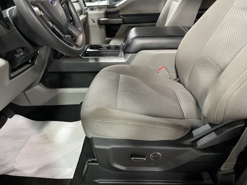 Used 2019 Ford F250 XLT w/ XLT Premium Package image 12