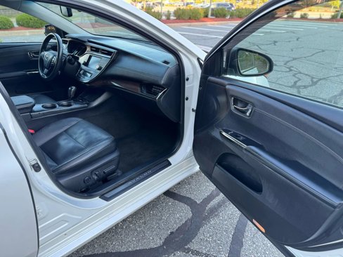 Used 2014 Toyota Avalon XLE image 14