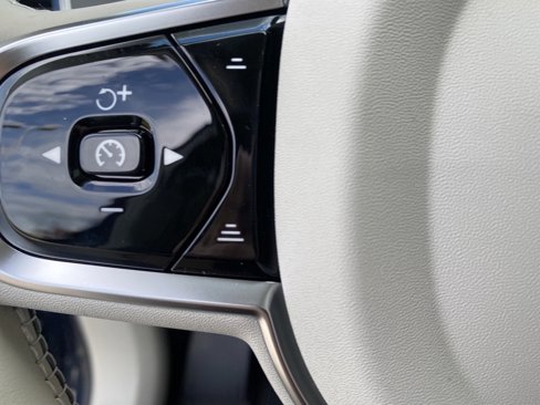 Certified 2025 Volvo XC90 T8 Plus w/ Protection Package Premier image 19
