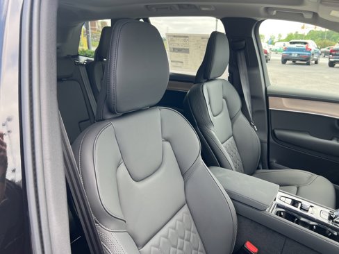 New 2026 Volvo XC90 B6 Plus w/ Protection Package Premier image 38