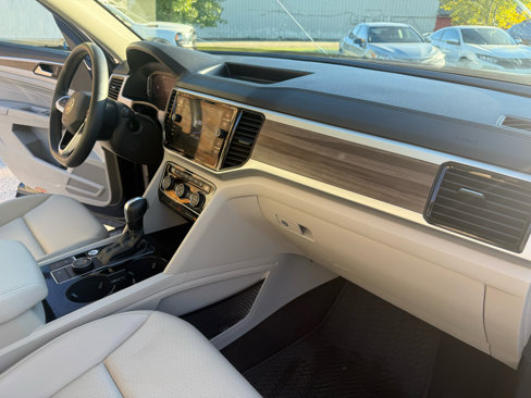Used 2023 Volkswagen Atlas SEL image 17