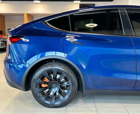 Used 2023 Tesla Model Y Long Range image 17
