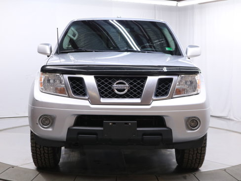 Used 2018 Nissan Frontier PRO-4X image 3