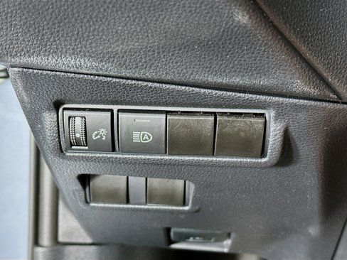 Used 2024 Toyota Corolla Cross LE image 17