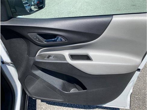Used 2020 Chevrolet Equinox LS w/ LS Convenience Package image 34