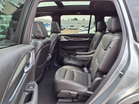 Used 2023 Cadillac XT6 Sport w/ LPO, Floor Liner Package image 10