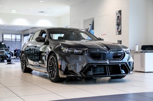 New 2026 BMW M5 w/ Carbon Package image 3