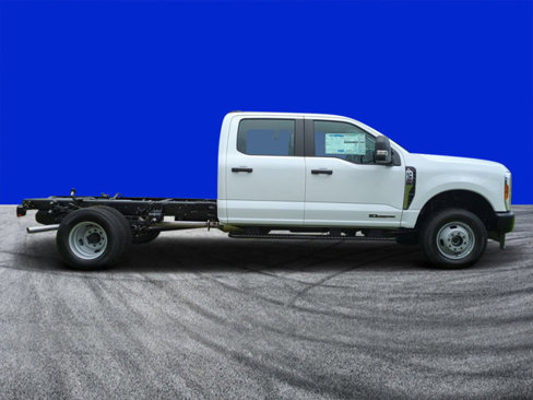 New 2026 Ford F350 XL image 2