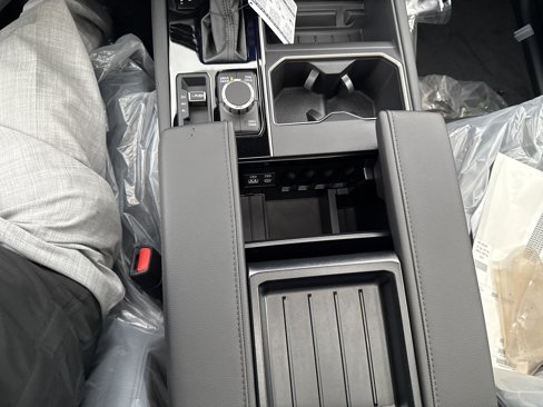 New 2025 Toyota Tundra Limited image 26