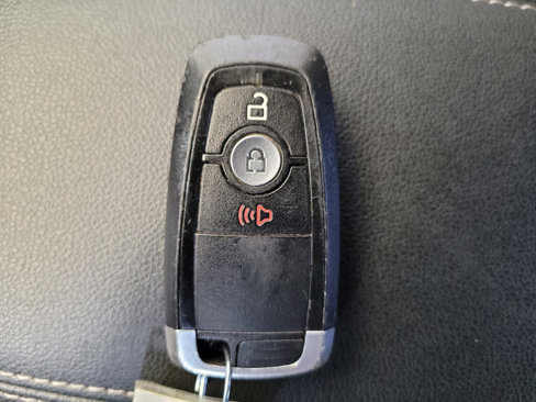 Used 2020 Ford Escape SE image 32