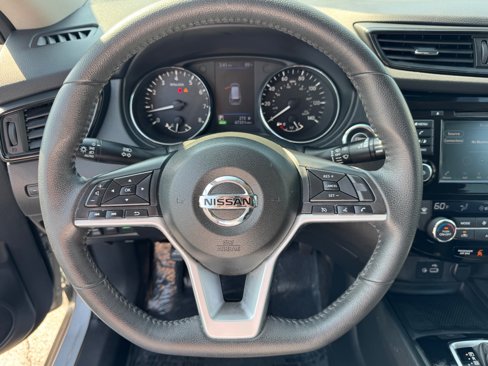 Used 2019 Nissan Rogue SV image 17