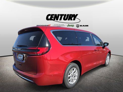 New 2025 Chrysler Pacifica Select image 3