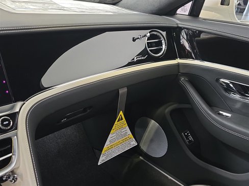 New 2025 Bentley Flying Spur Plug-In Hybrid image 19