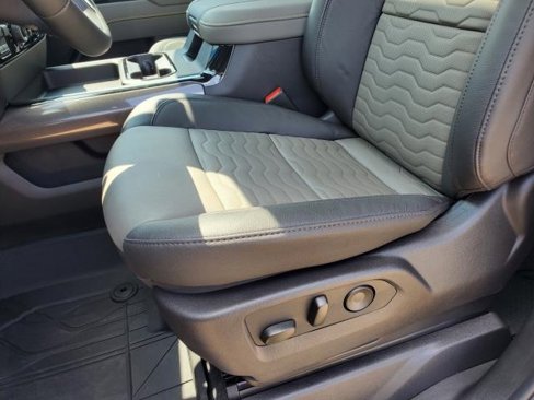 New 2025 Chevrolet Silverado 2500 ZR2 w/ Technology Package image 16