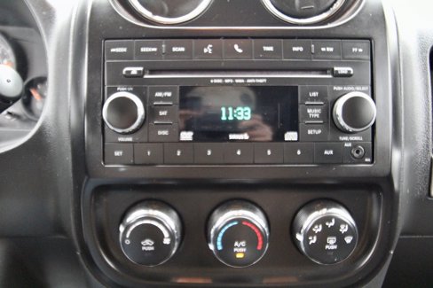 Used 2014 Jeep Compass Sport image 18