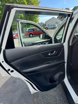 Used 2017 Nissan Rogue S image 29