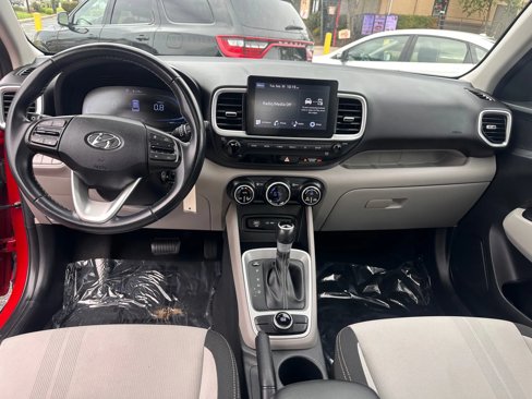 Used 2023 Hyundai Venue SEL image 16