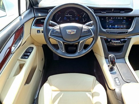 Used 2018 Cadillac XT5 Luxury w/ Driver Awareness Package image 14