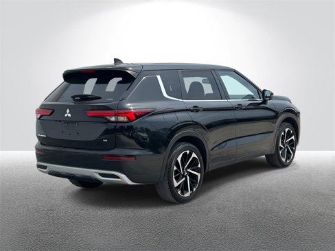 Used 2023 Mitsubishi Outlander SE image 5