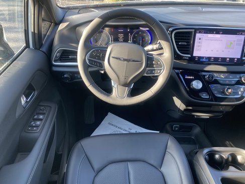 New 2026 Chrysler Voyager LX image 36