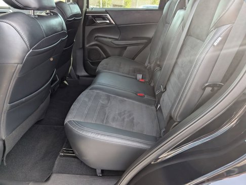 Used 2022 Mitsubishi Outlander SE image 11