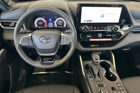 New 2025 Toyota Highlander XSE image 12