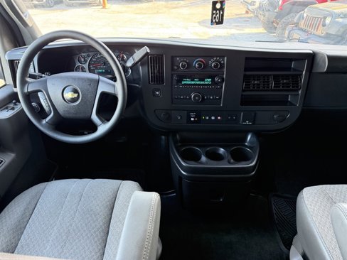 Used 2020 Chevrolet Express 3500 LT w/ LT Preferred Equipment Group image 18