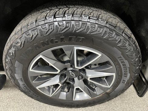 Used 2024 Chevrolet Tahoe Z71 image 20
