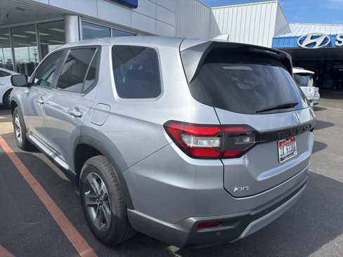 Used 2025 Honda Pilot EX-L image 6