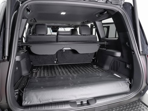 Used 2025 Toyota Land Cruiser image 26
