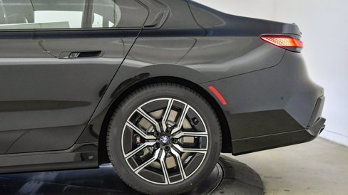 New 2026 BMW 760i xDrive w/ Executive Package image 11