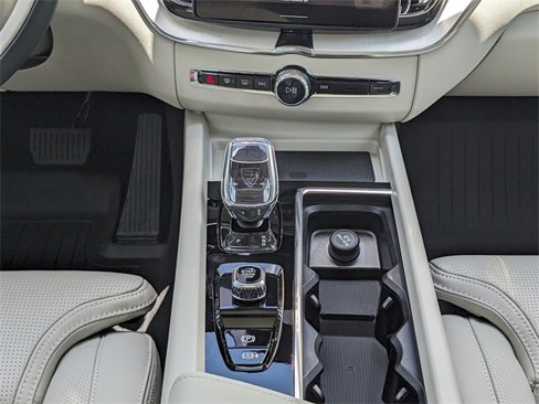 New 2026 Volvo XC60 B5 Ultra w/ Climate Package image 20