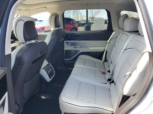 New 2025 Lincoln Nautilus Black Label w/ Jet Appearance Package image 27