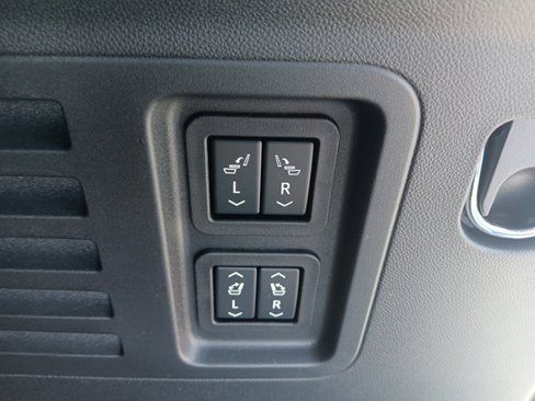 New 2026 Chevrolet Traverse RS w/ LPO, Floor Liner Package image 18