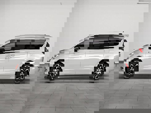 New 2026 Chrysler Pacifica Select image 3