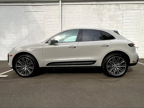 New 2026 Porsche Macan image 2