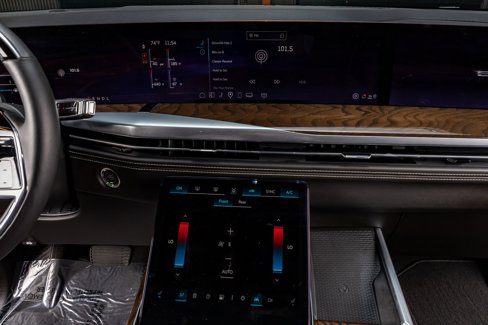 Used 2025 Cadillac Escalade ESV Sport Platinum image 24