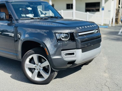 Used 2023 Land Rover Defender 130 First Edition image 5