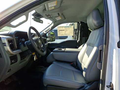 New 2025 Ford F550 4x4 Supercab Super Duty image 6