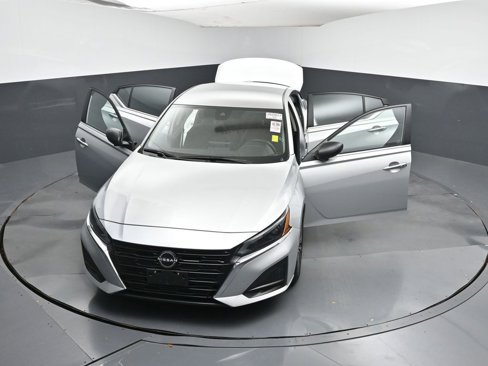 Used 2024 Nissan Altima 2.5 SV image 31