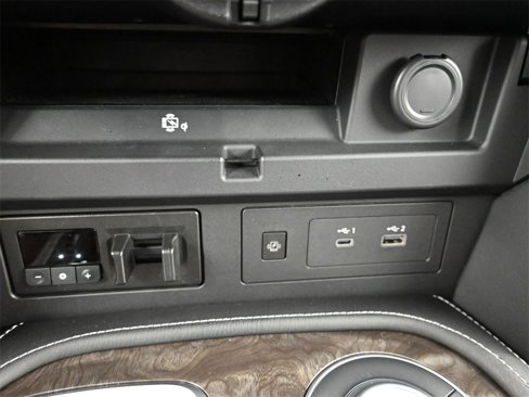 Used 2024 Nissan Armada Platinum w/ Captain's Chairs Package image 16
