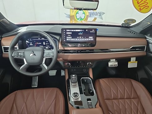 New 2025 Mitsubishi Outlander SEL image 13