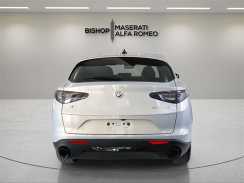New 2025 Alfa Romeo Stelvio Sprint image 6