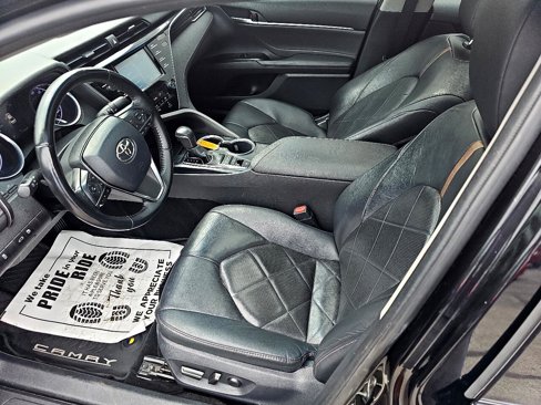 Used 2018 Toyota Camry XLE w/ Audio Package image 9