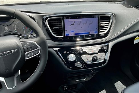 New 2026 Chrysler Pacifica Select image 6