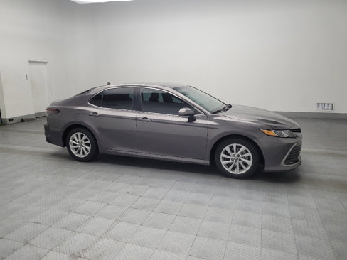 Used 2021 Toyota Camry LE image 11