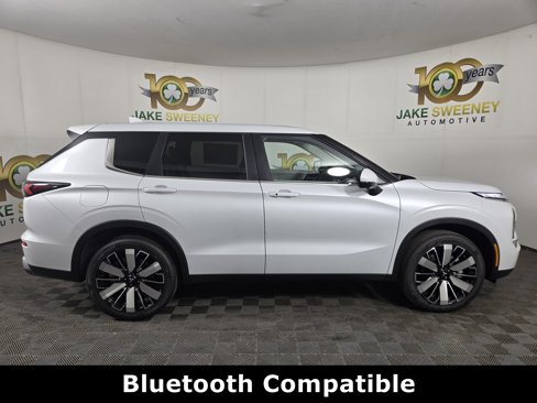 New 2025 Mitsubishi Outlander SE image 8